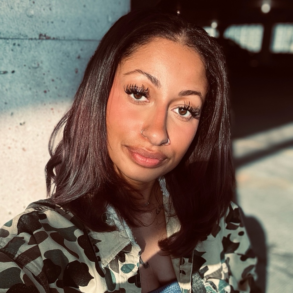 Meet your Posher, Nyomi